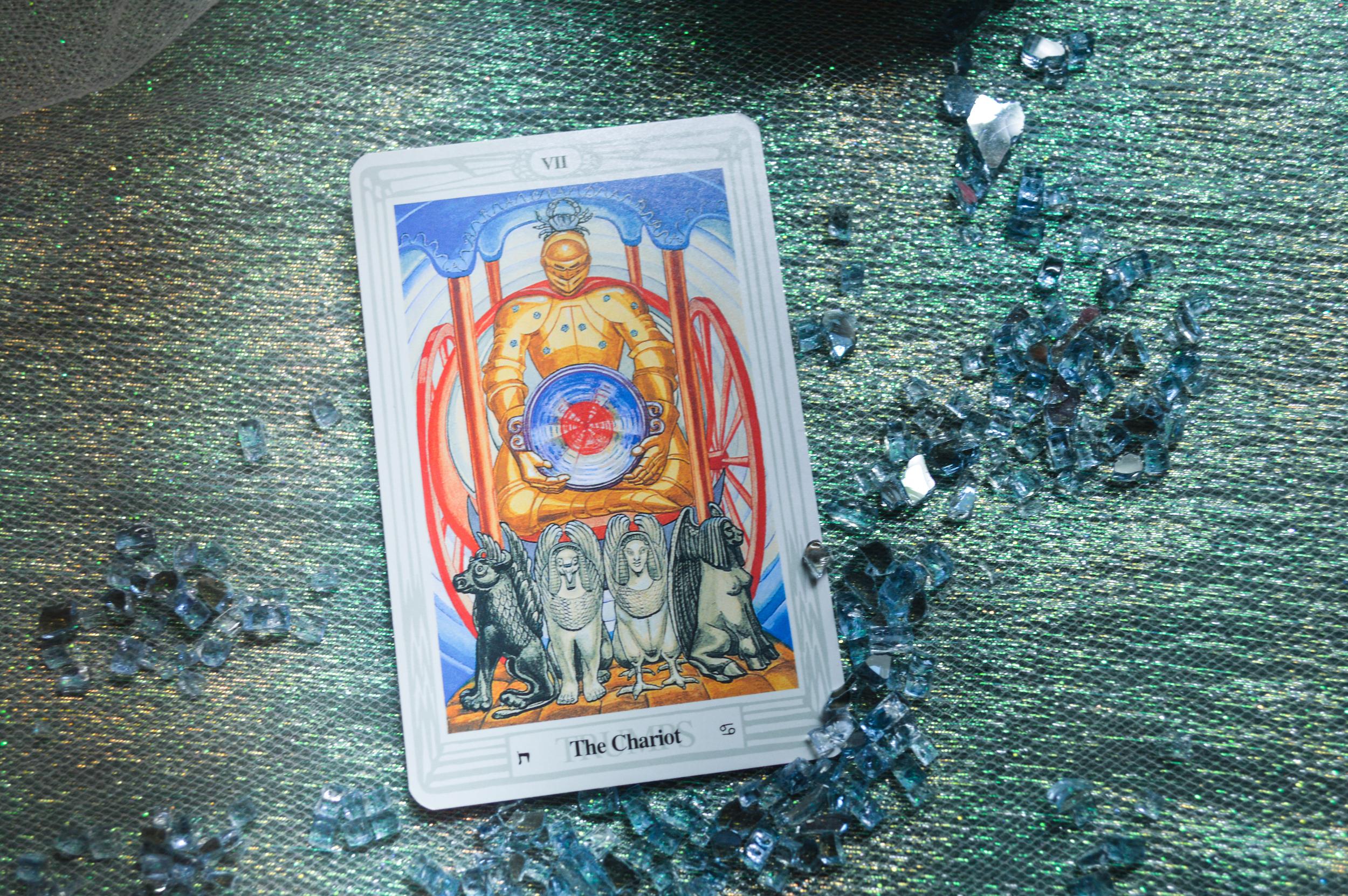 CANCER POWER CARD The Chariot: Channel inner strength. Focus on the best course of action for what is essential to you. Remain in the flow of life as you forge ahead.