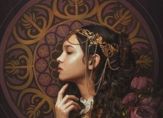 Model- Laura Beserova Crown- Ivy Design