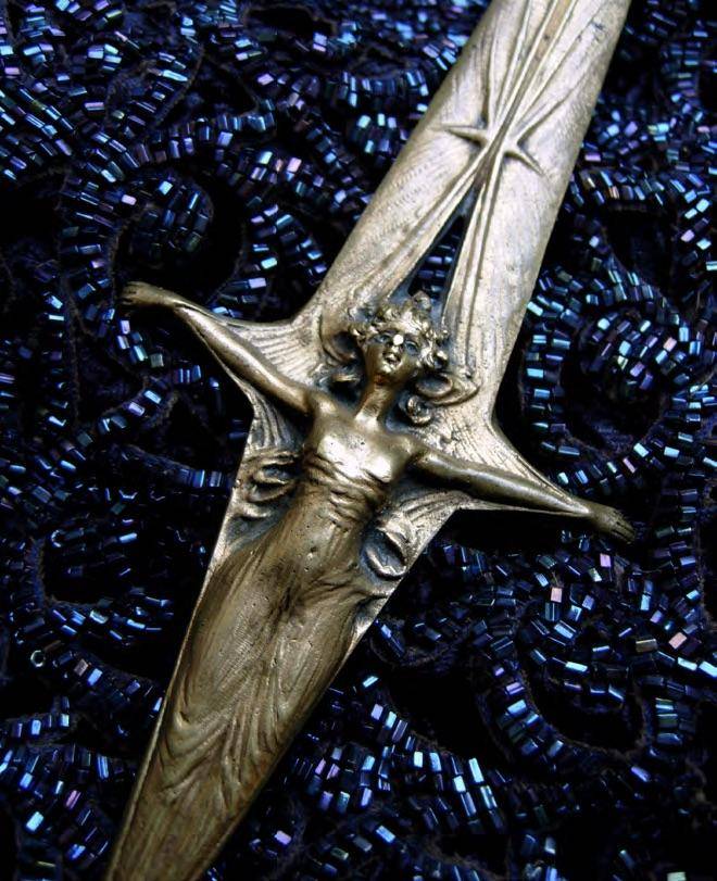 French Vampiress letter opener by Victorin Sabatier— cast bronze, circa 1900. Pieces shown are from Kambriel’s personal collection of Art Nouveau antiques—select treasures available via kambriel.com.
