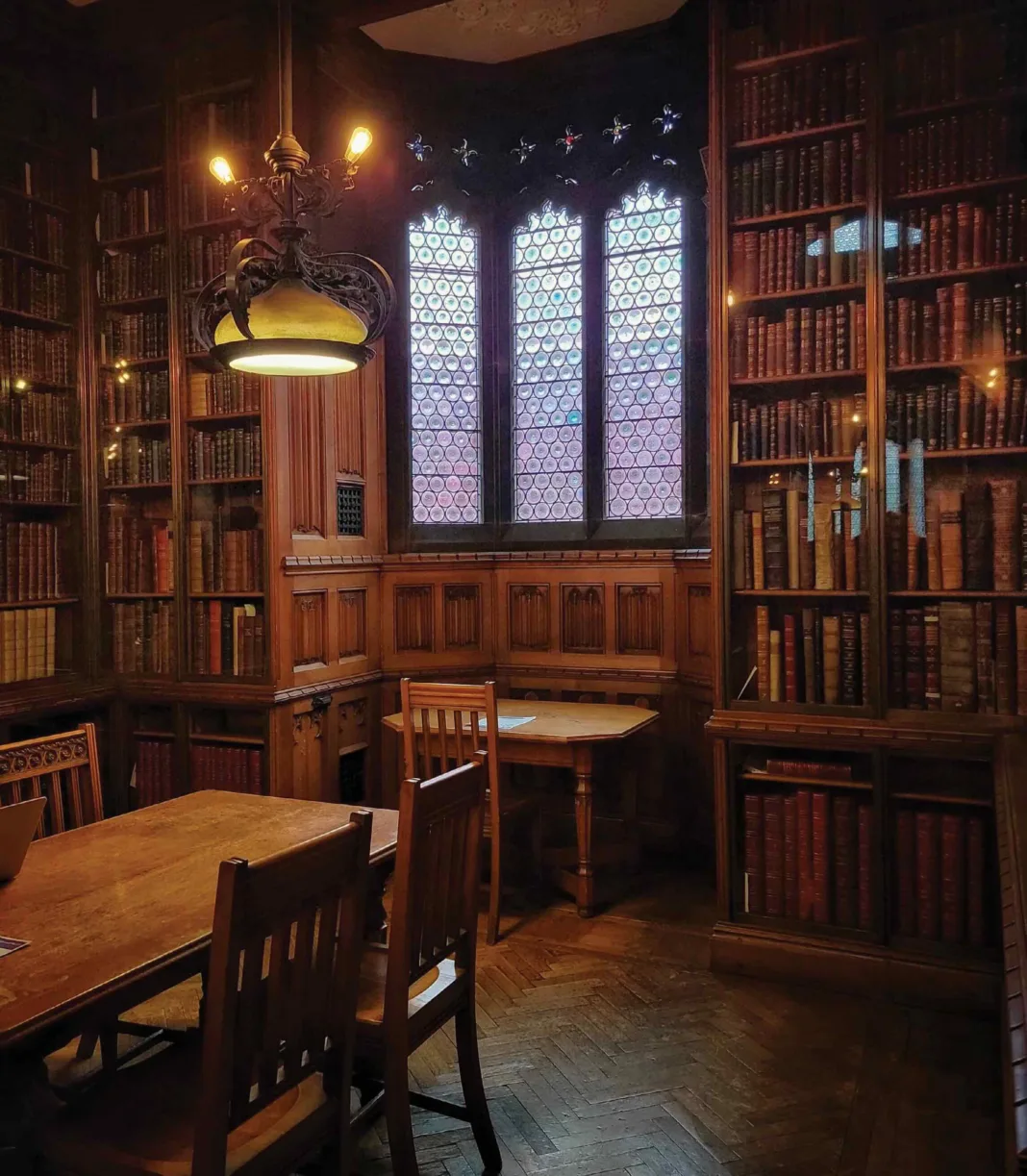 Photo of John Rylands Library by Bryony Whistlecraft Instagram @mooredgeinthemist